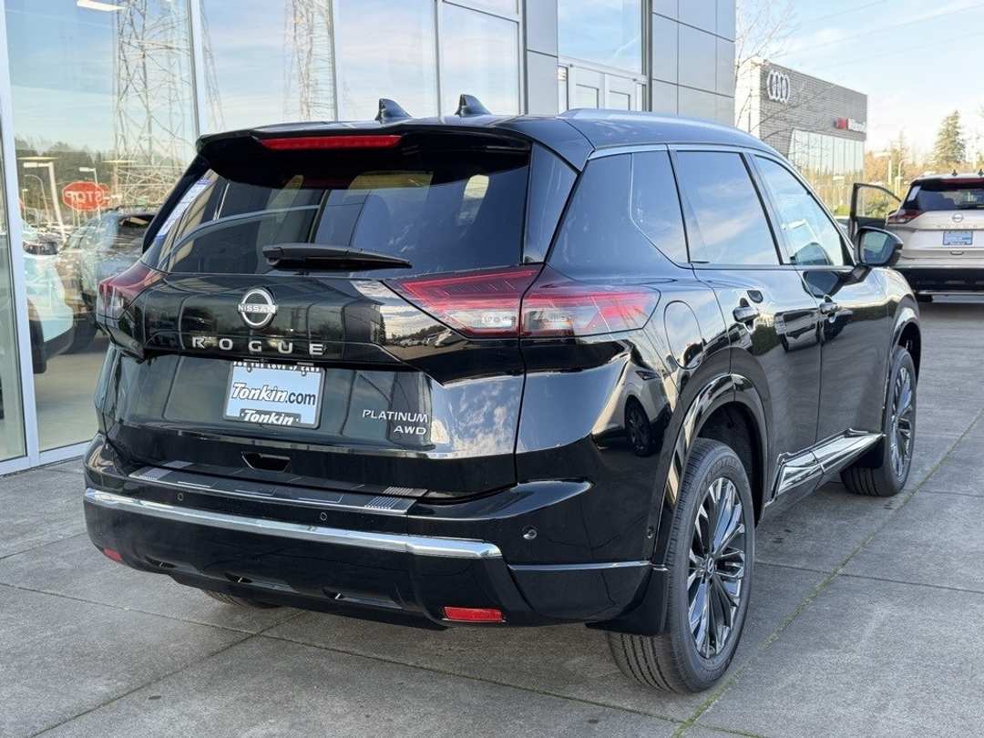 2026 Nissan Rogue Platinum - Image 11
