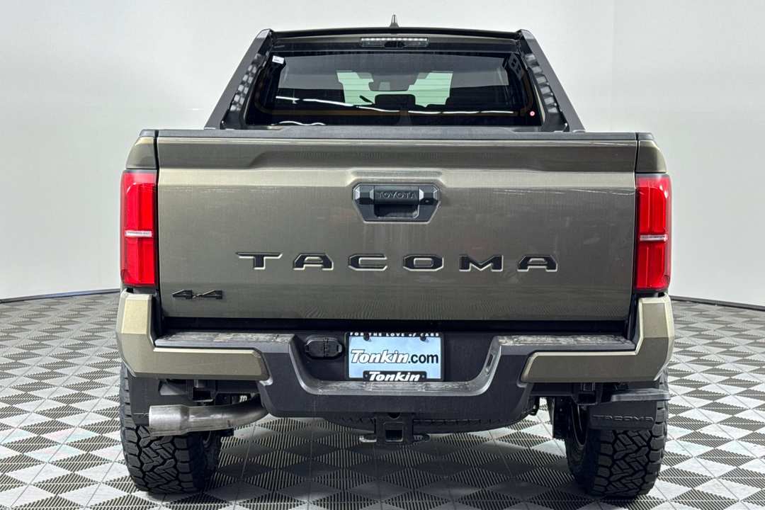 Toyota Tacoma - Image 4