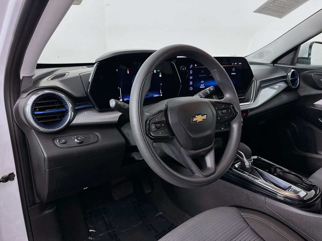 2025 Chevrolet Trax LT - Image 10