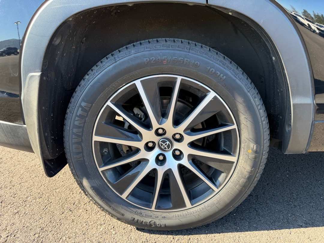 2018 Toyota Highlander SE - Image 10