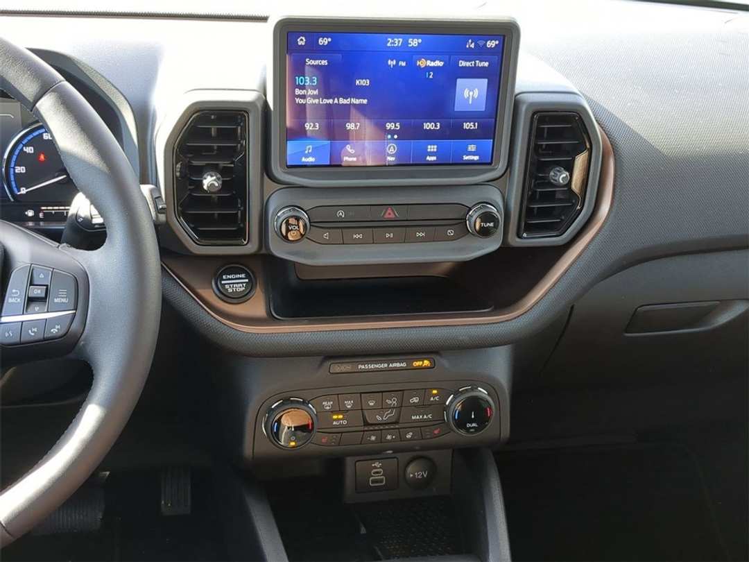 2024 Ford Bronco Sport Outer Banks - Image 18