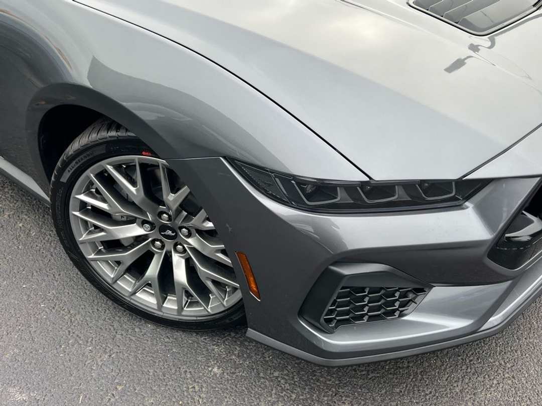 2026 Ford Mustang EcoBoost - Image 2