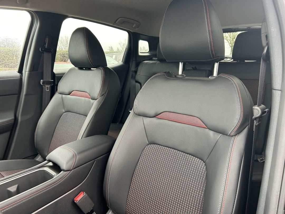 2025 Nissan Kicks SR - Image 20