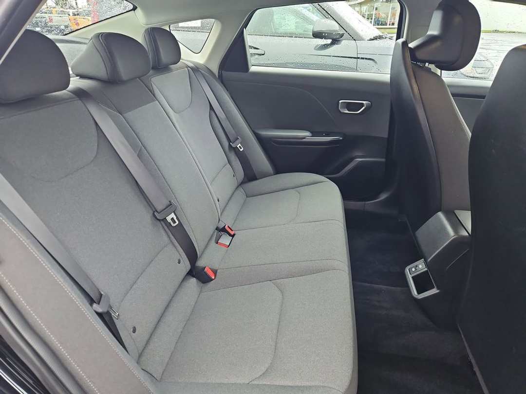 2025 Kia K4 LXS - Image 23