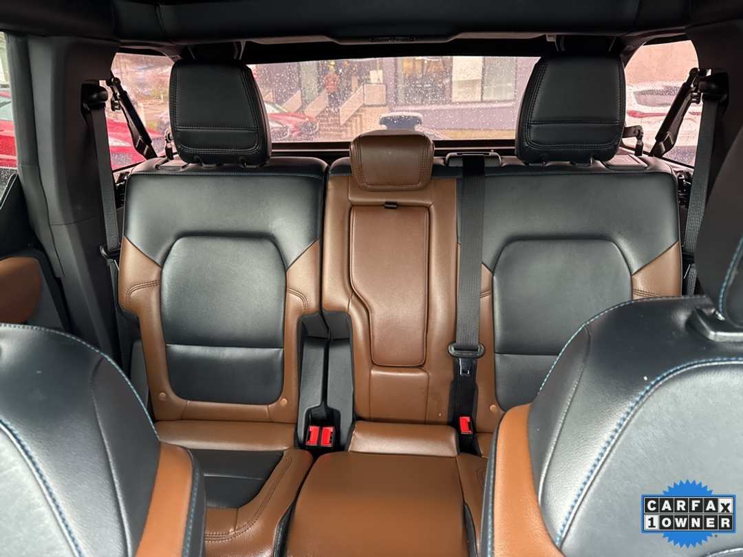 2024 Ford Bronco Outer Banks - Image 3