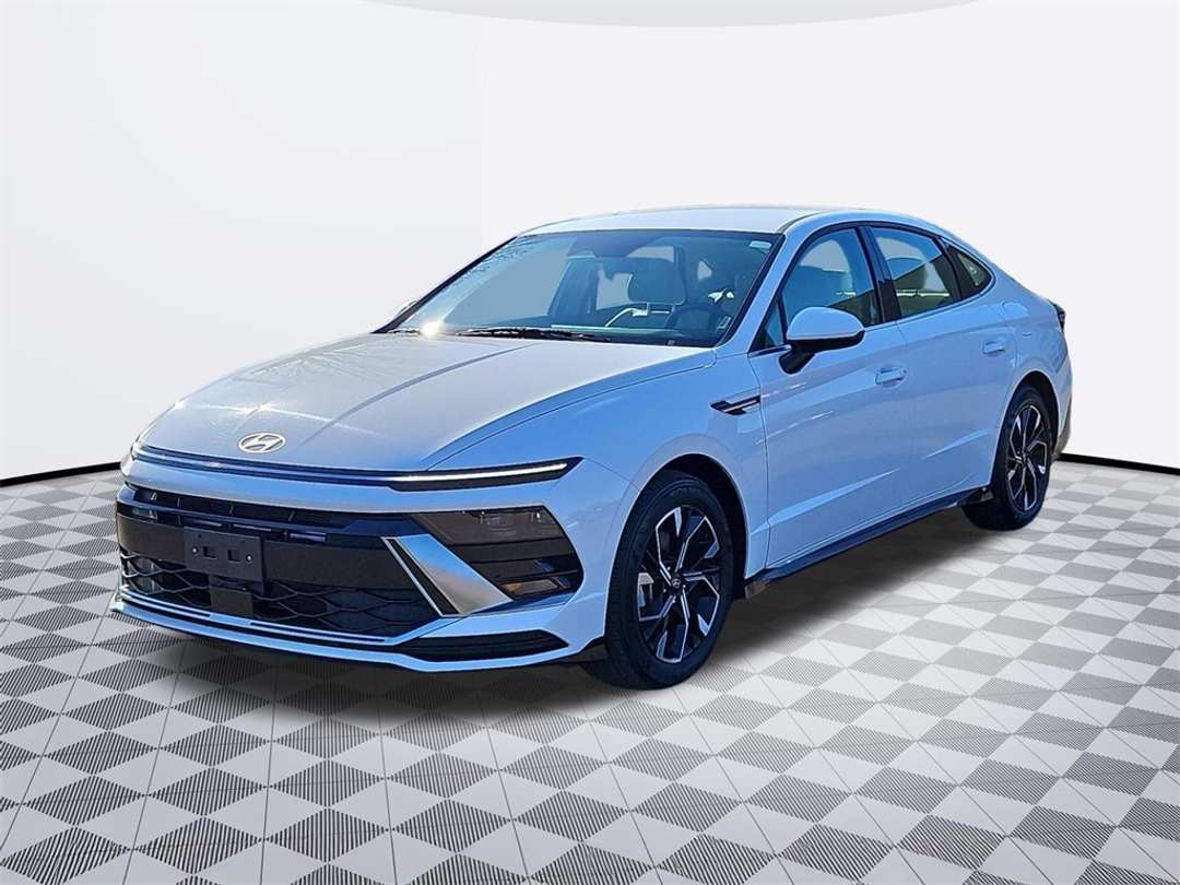 2025 Hyundai Sonata SEL - Image 2