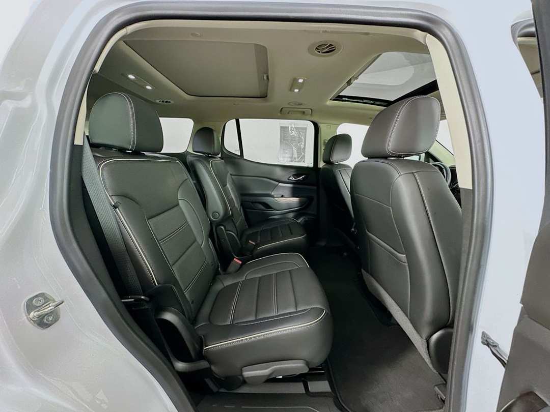 2021 GMC Acadia Denali - Image 31