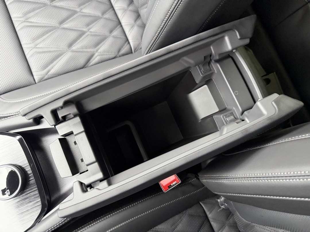 2026 Nissan Rogue Platinum - Image 30