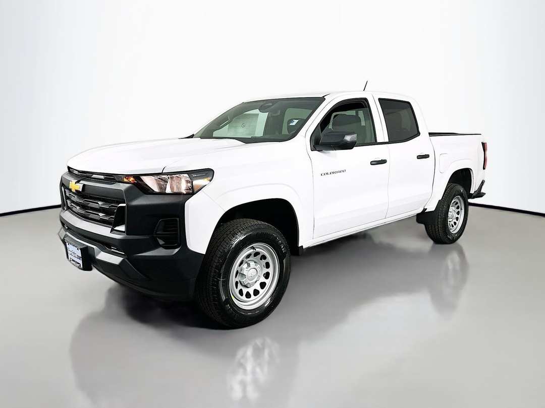 2026 Chevrolet Colorado Work - Image 3