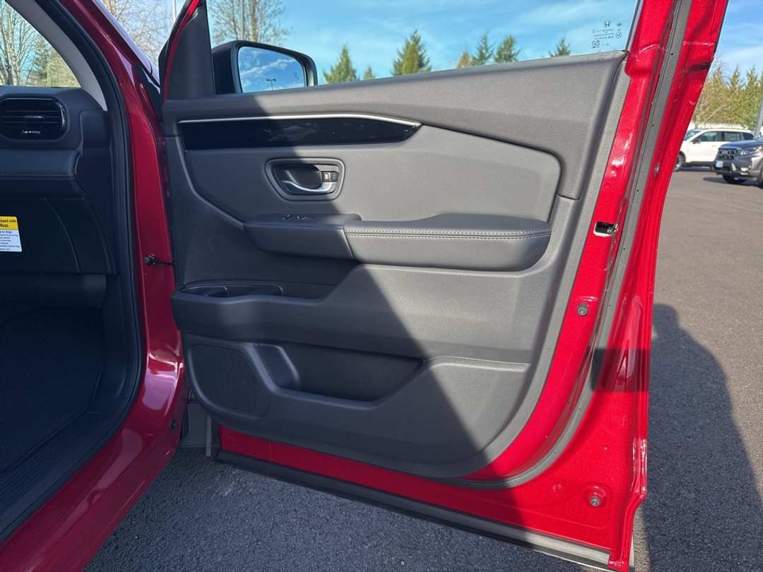 2025 Honda Pilot Touring - Image 20