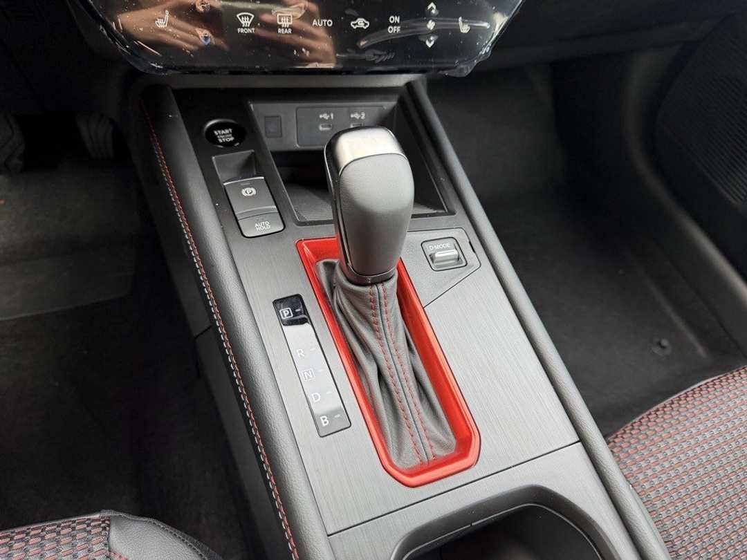 2026 Nissan Kicks SR - Image 27