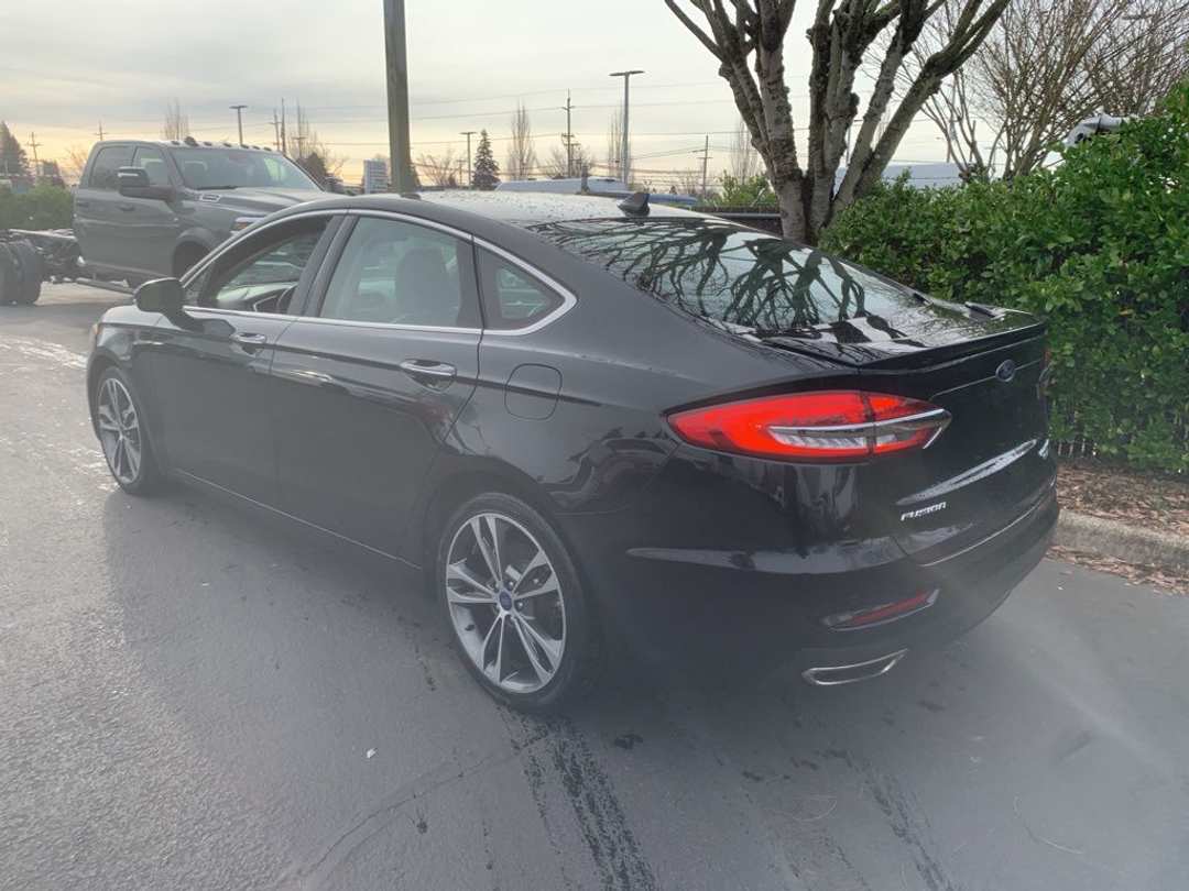 2019 Ford Fusion Titanium - Image 2