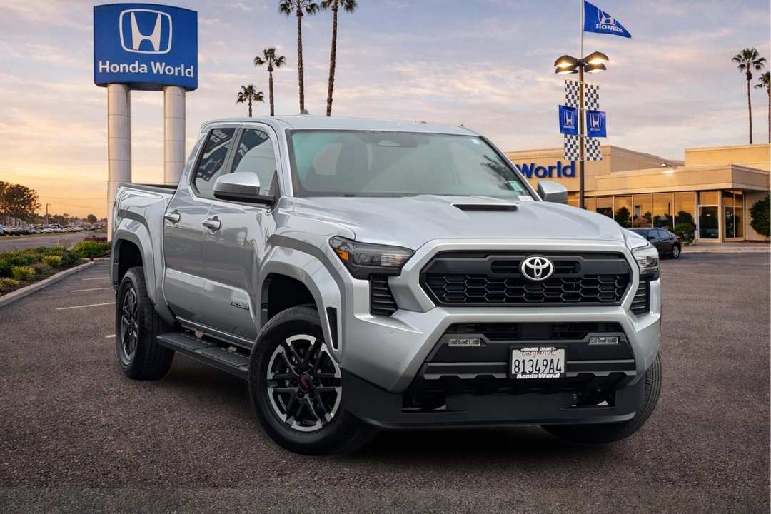 2024 Toyota Tacoma TRD Sport - Image 2