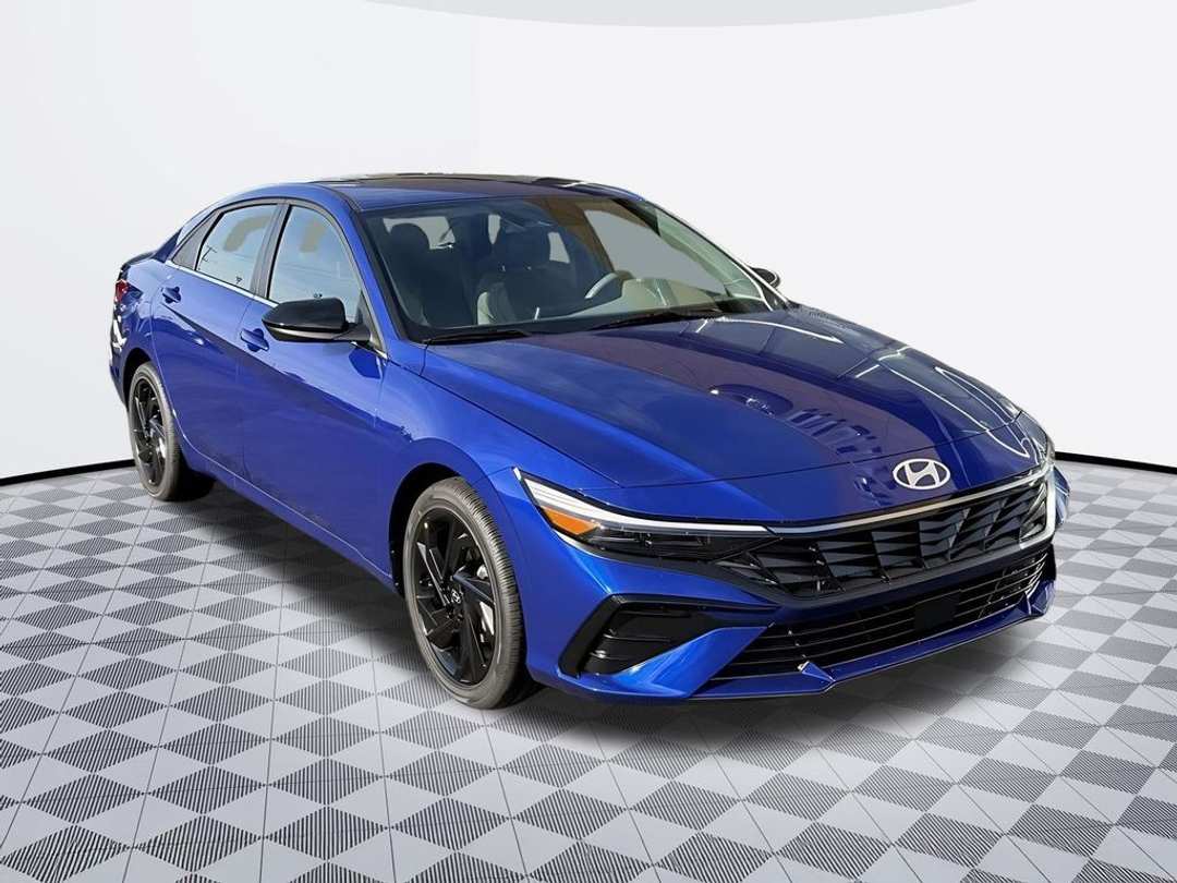 2026 Hyundai Elantra SEL Sport - Image 2