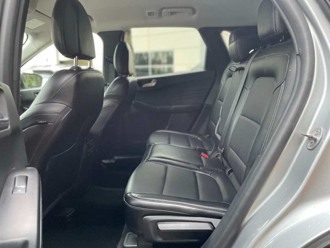 2024 Ford Escape Platinum - Image 19