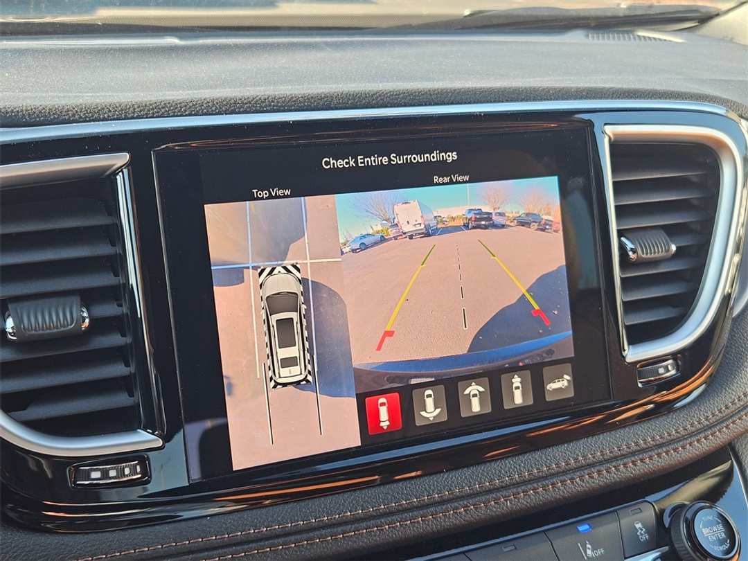 2026 Chrysler Pacifica Pinnacle - Image 21