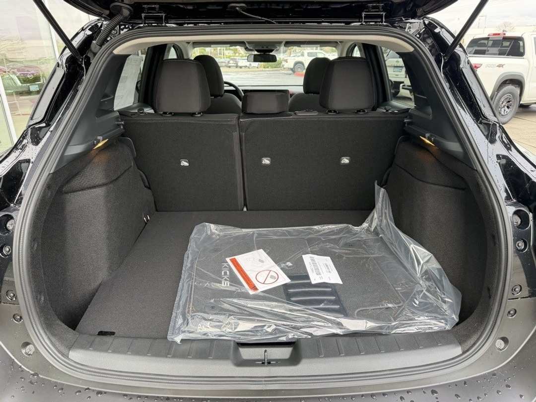 2026 Nissan Kicks SV - Image 10