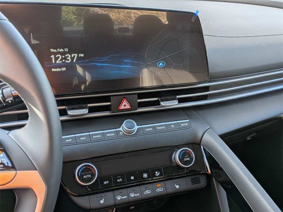 2026 Hyundai Elantra Limited - Image 18