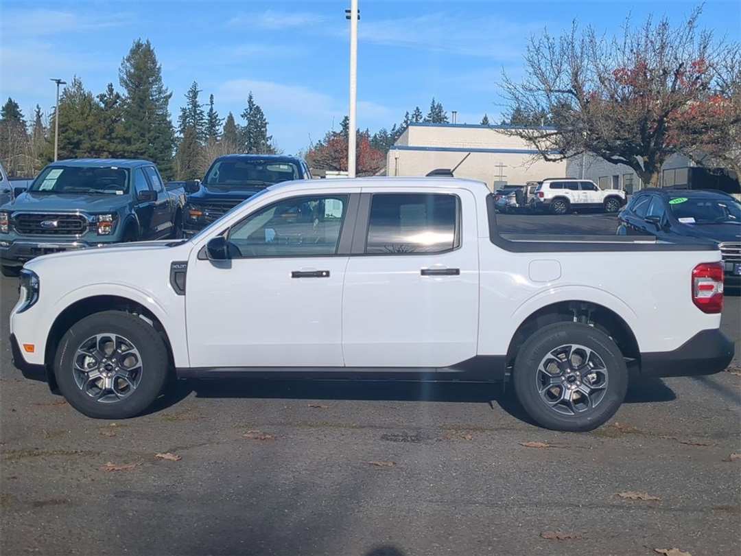 2025 Ford Maverick XLT - Image 2