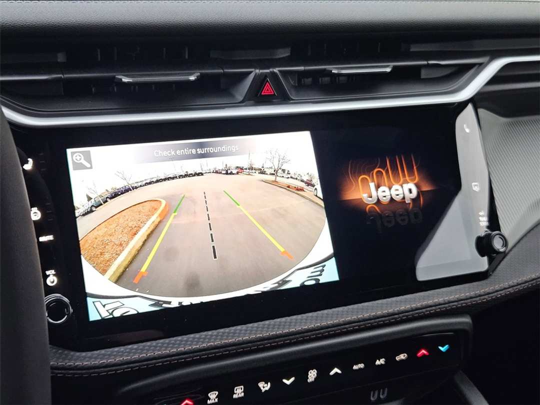 2026 Jeep Cherokee Laredo - Image 21