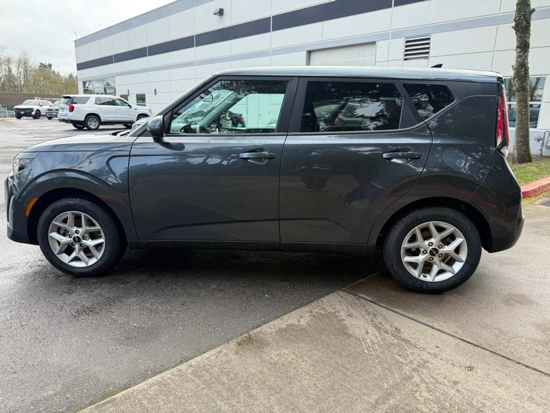 2024 Kia Soul LX - Image 10