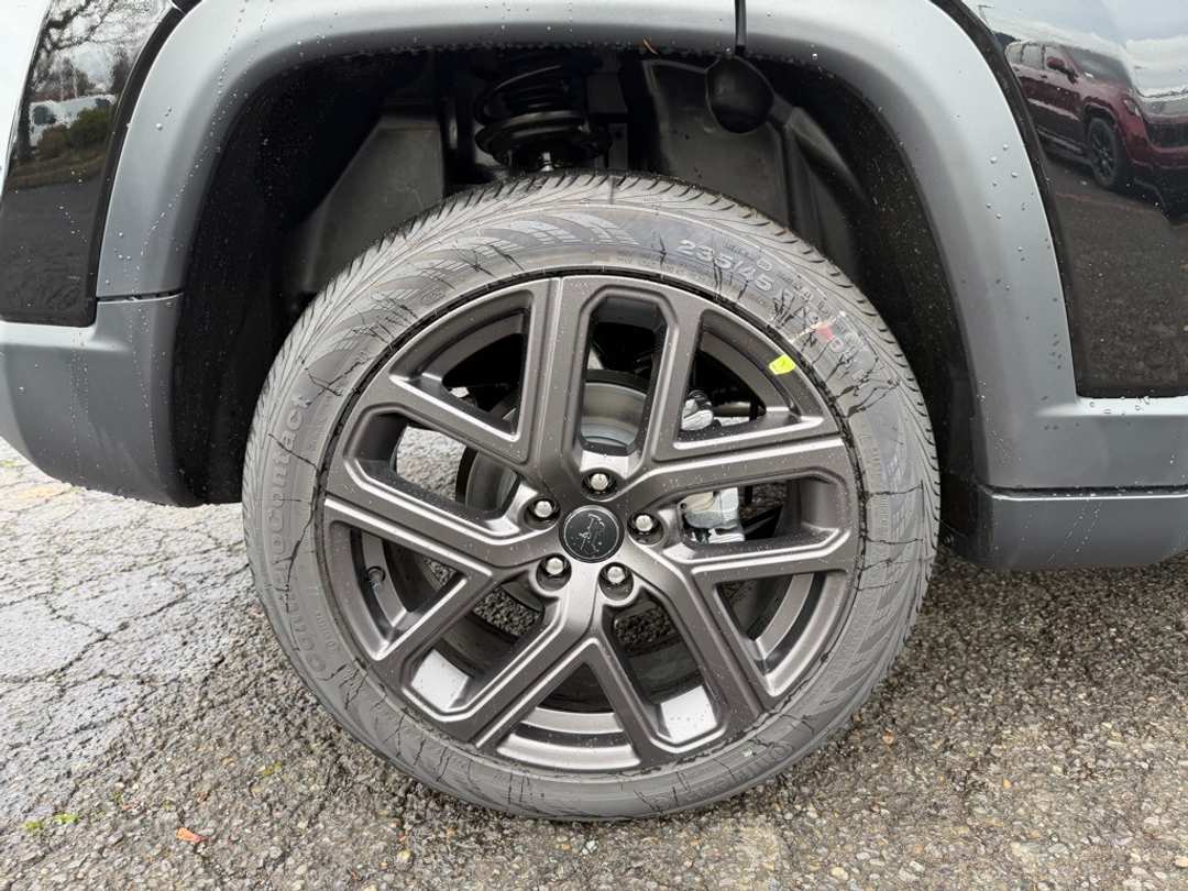 2026 Jeep Compass Latitude - Image 12