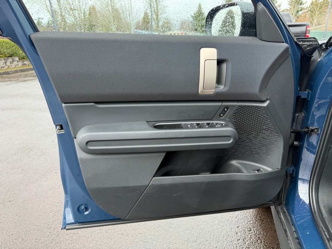 2025 MINI Cooper S Countryman Signature Plus - Image 12