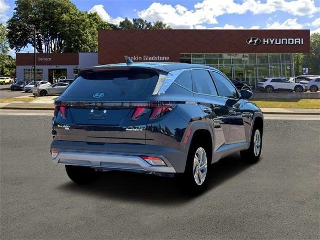 2026 Hyundai Tucson Blue SE - Image 7