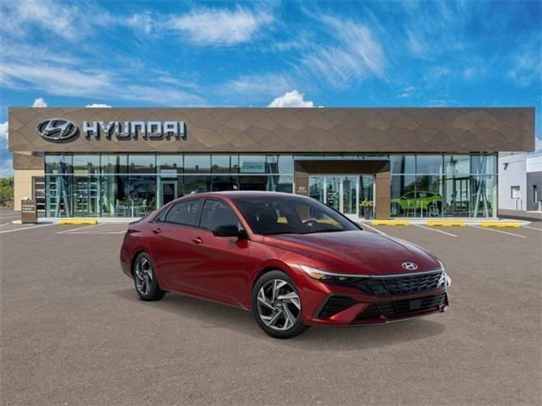 2026 Hyundai Elantra SEL Sport - Image 2