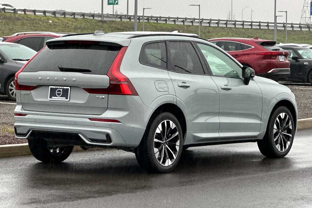 2026 Volvo Xc60 T8 Plus - Image 3