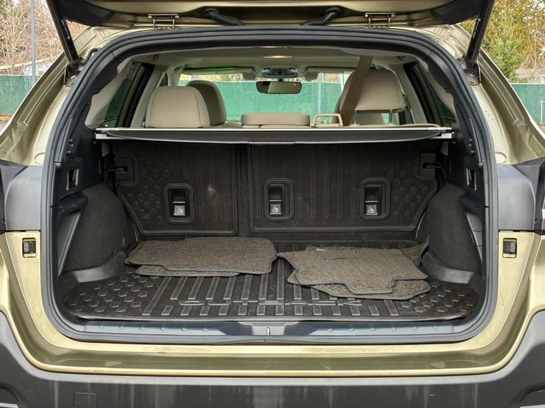 2021 Subaru Outback Premium - Image 21