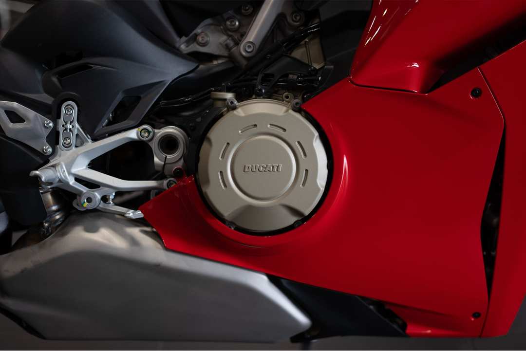2025 Ducati Panigale V4 - Image 4