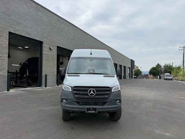 2025 Mercedes-Benz Sprinter 2500 Cargo 144 WB