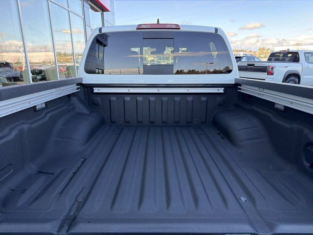 2026 Nissan Frontier SV - Image 10