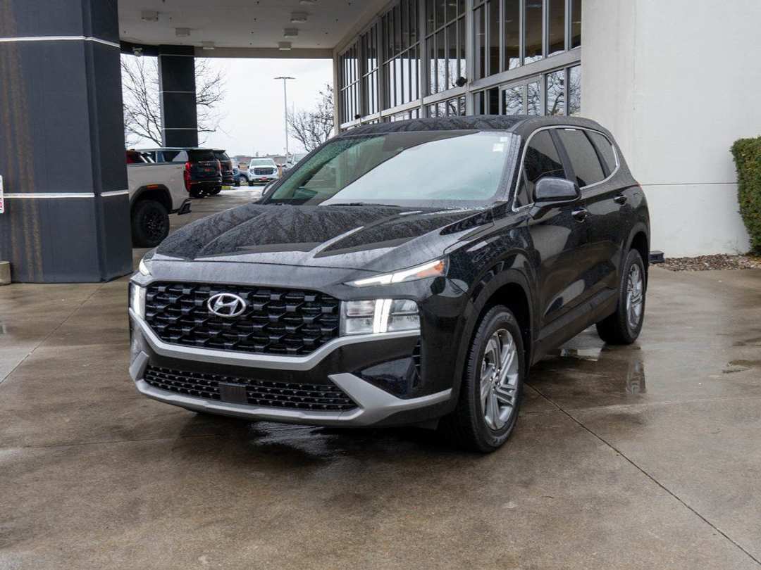 2023 Hyundai Santa Fe SE - Image 3