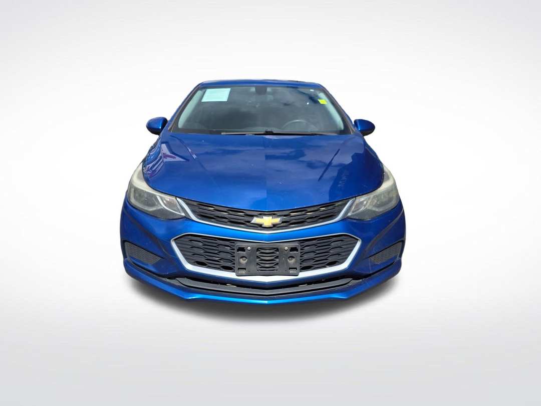2017 Chevrolet Cruze LT - Image 3
