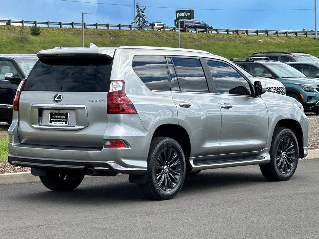 2022 Lexus GX 460 - Image 3