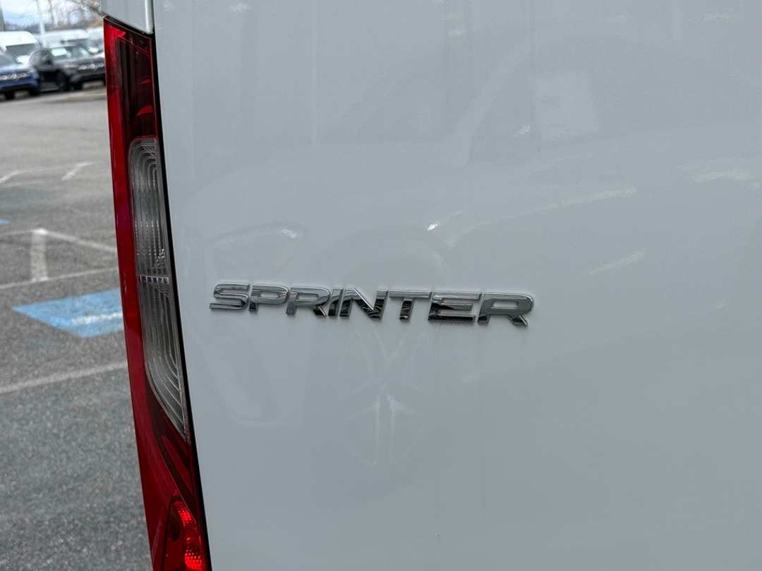 2025 Mercedes-Benz Sprinter 4500 Extended Cargo 170 in. WB - Image 6