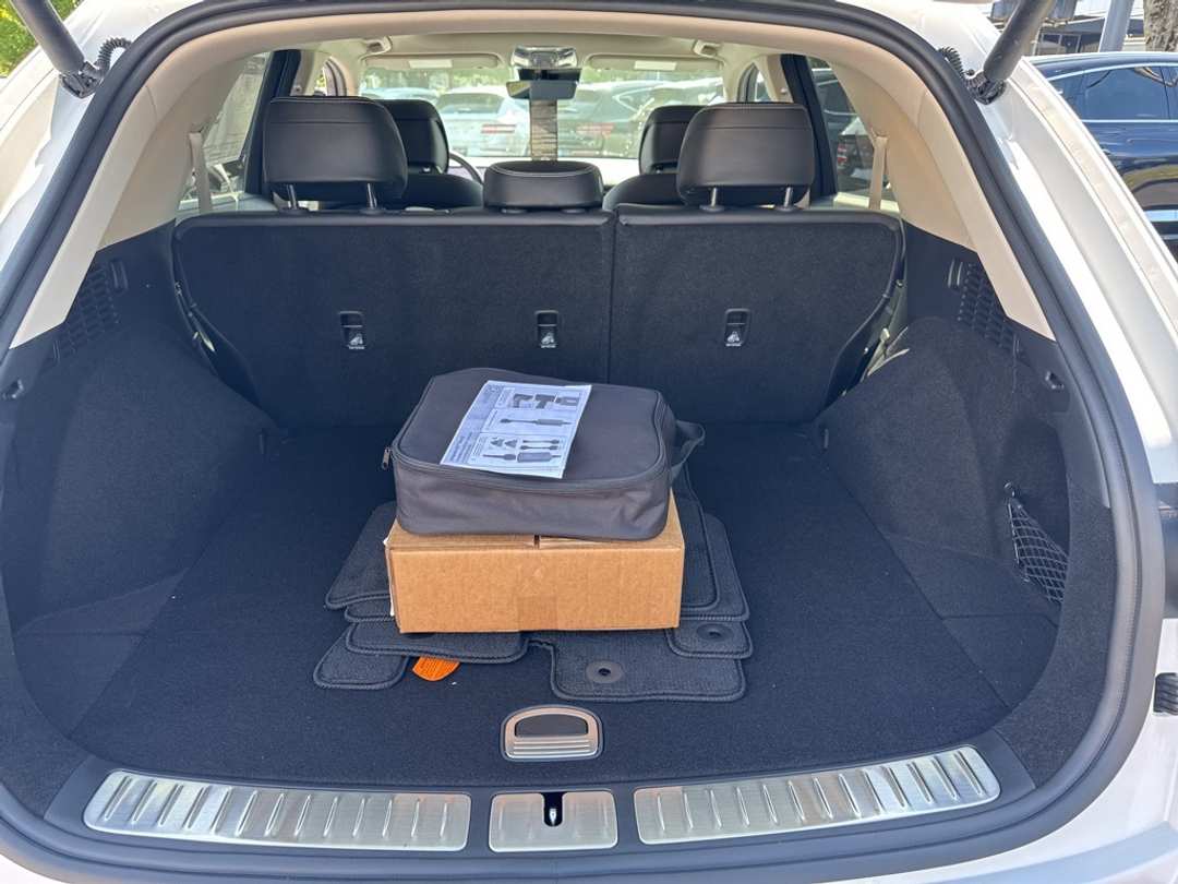 2026 Genesis Electrified Gv70 - Image 11