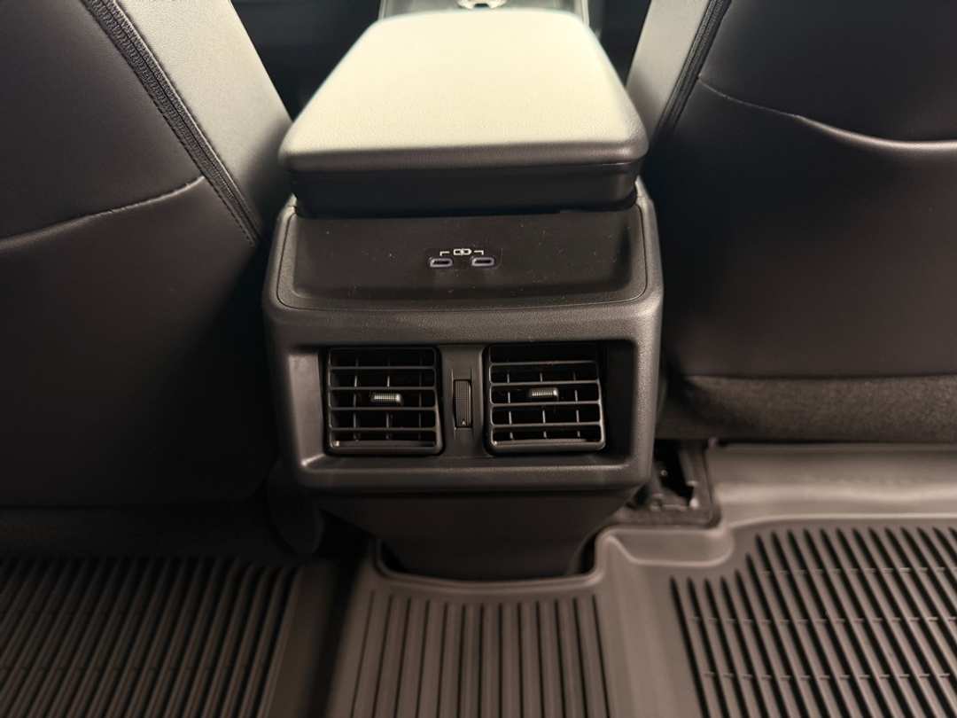 2026 Subaru Solterra Premium - Image 25