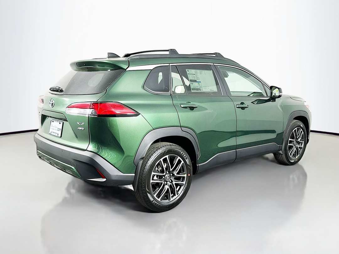 2026 Toyota Corolla Cross XLE - Image 7