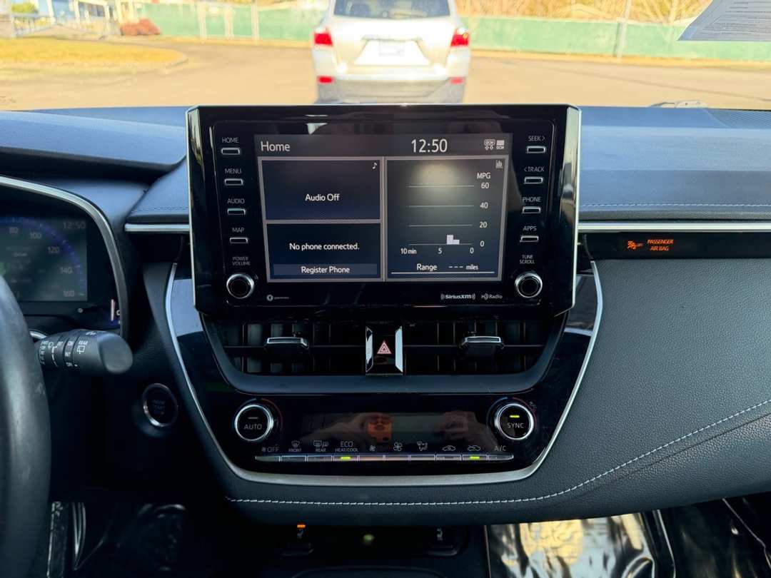 2022 Toyota Corolla XSE - Image 21