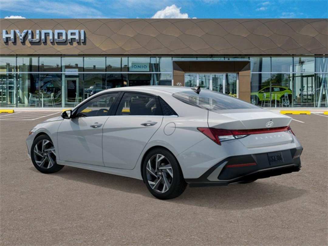 2026 Hyundai Elantra Limited - Image 5