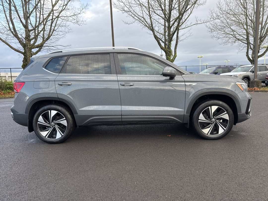 2024 Volkswagen Taos 1.5T SE - Image 8