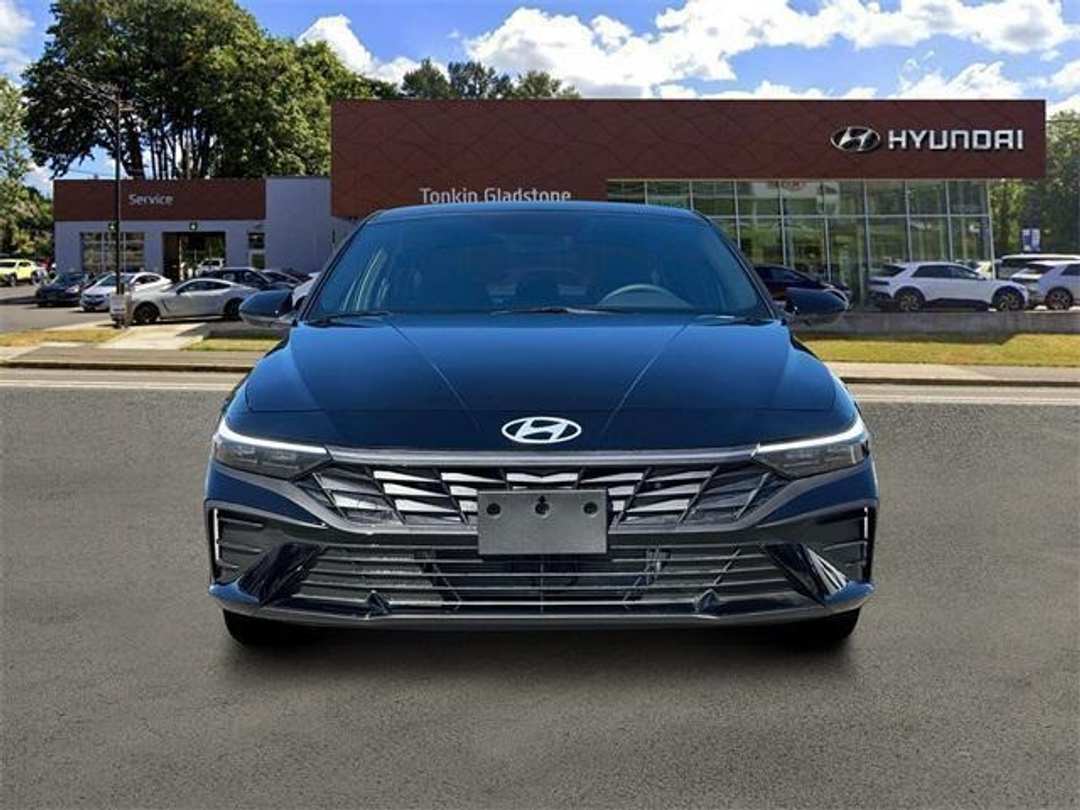2025 Hyundai Elantra SEL Sport - Image 12