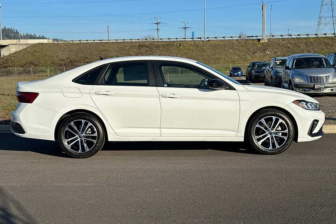 2026 Volkswagen Jetta 1.5T Sport - Image 2