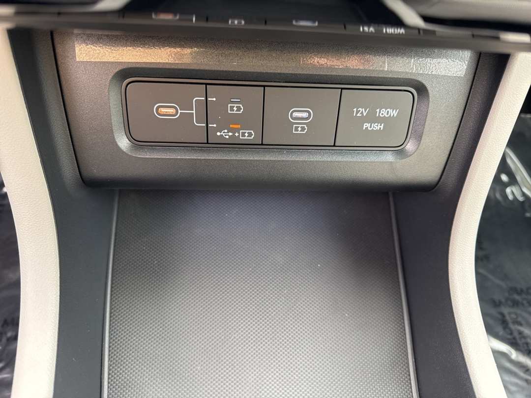 2025 Hyundai Tucson Limited - Image 28