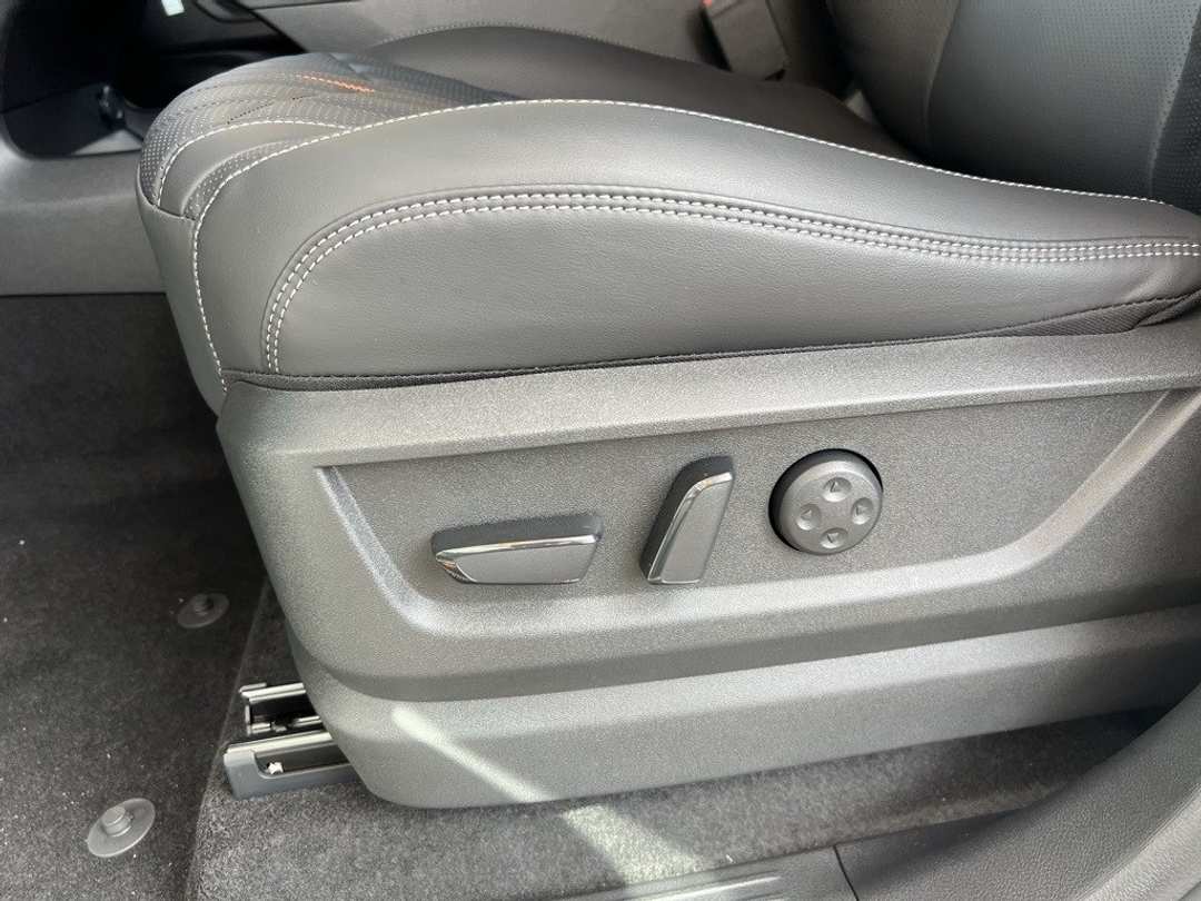 2026 Nissan Armada PRO4X - Image 12