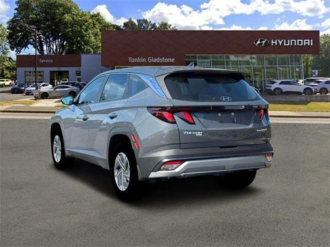 2026 Hyundai Tucson Blue SE - Image 5
