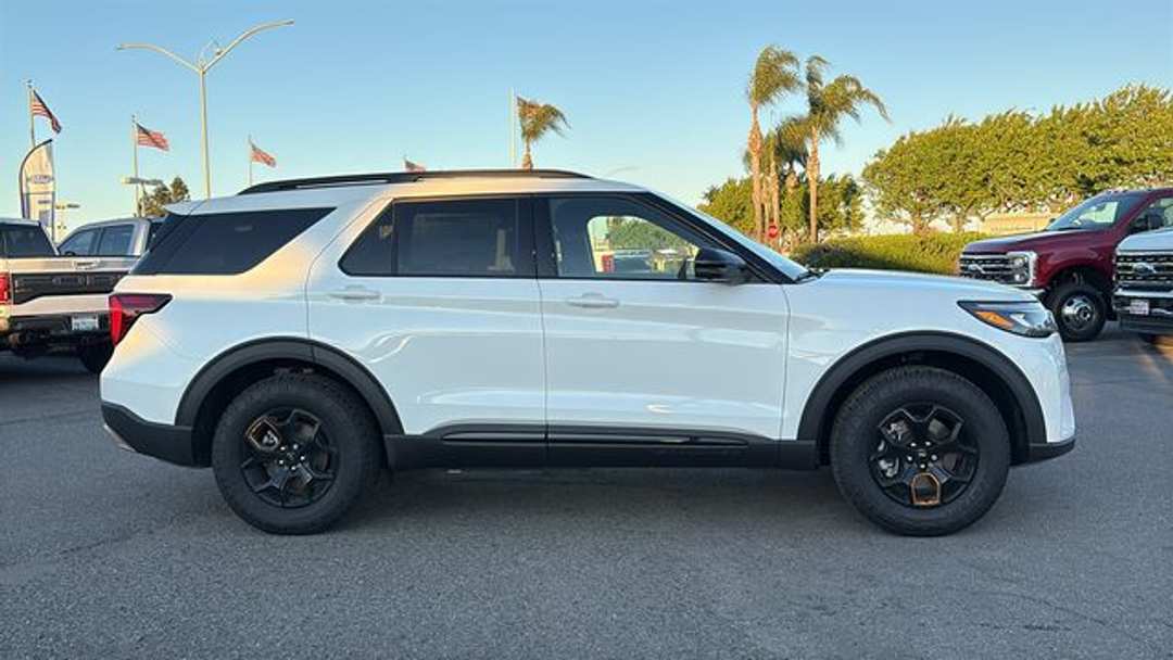2026 Ford Explorer Tremor - Image 2